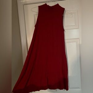 Sleeveless red dress with pockets